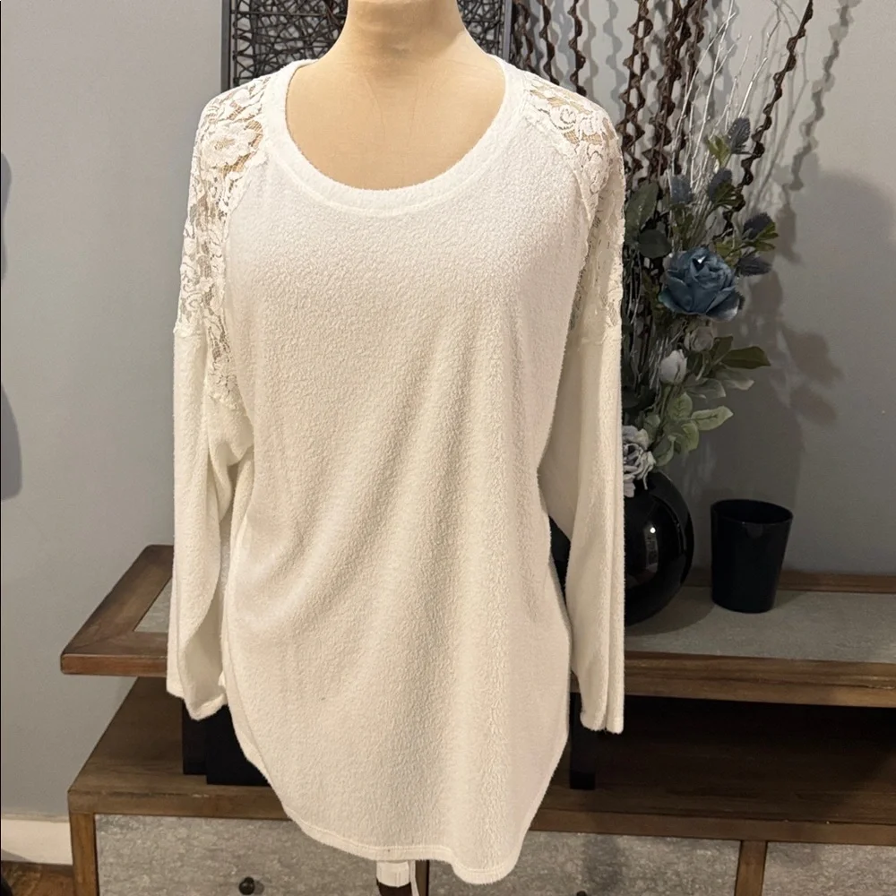 Eyeshadow Winter White Lace Back Knit Top 2X Cozy Boho Sweatshirt Style.